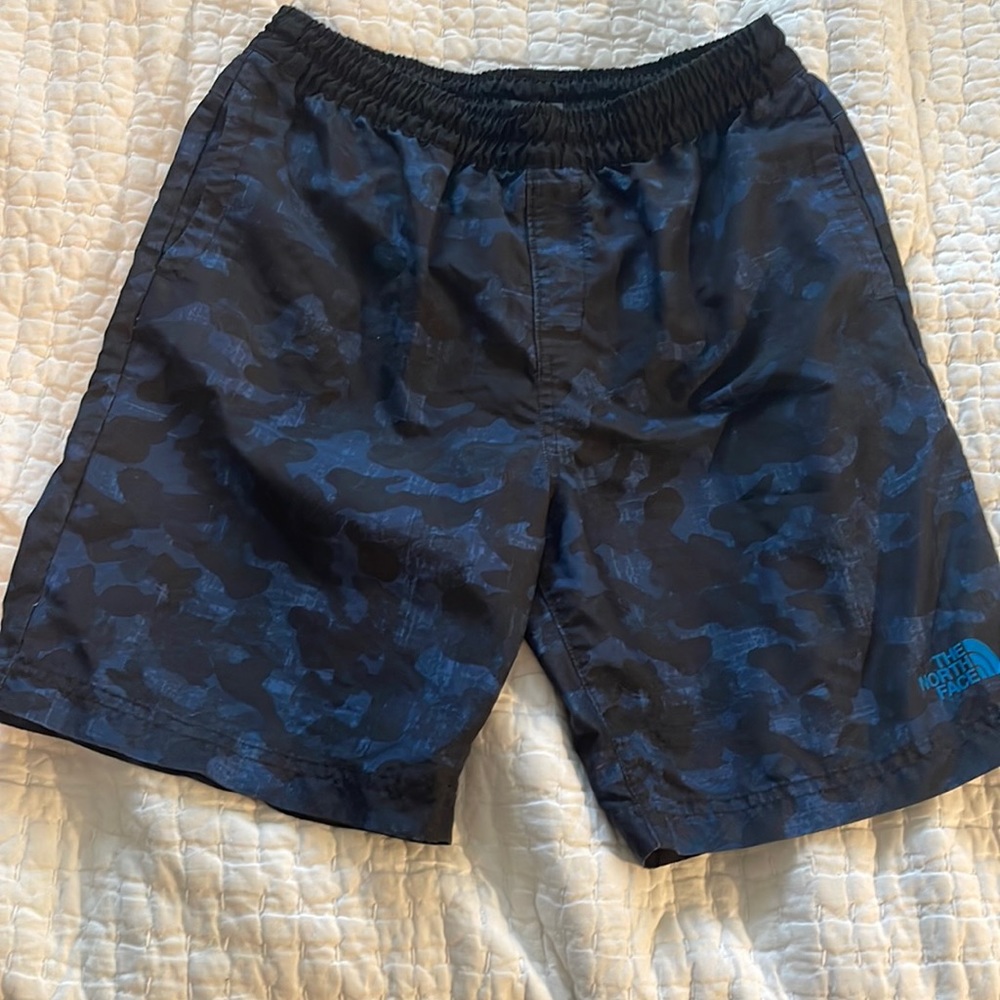 The North Face boys shorts size large